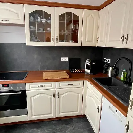 Zentrumsnahe Leipzig-apartments, Nahe Ufz Und Bmw Inkl Parkplatz Und Fahrraeder דירה *