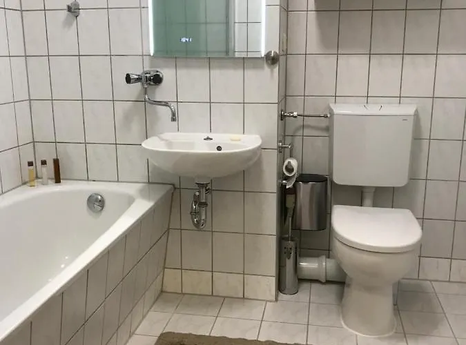 Zentrumsnahe Leipzig-apartments, Nahe Ufz Und Bmw Inkl Parkplatz Und Fahrraeder Апартаменты Лейпциг