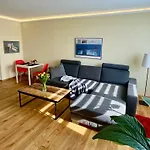 Zentrumsnahe Leipzig-apartments, Nahe Ufz Und Bmw Inkl Parkplatz Und Fahrraeder Lägenhet