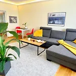 Zentrumsnahe Leipzig-apartments, Nahe Ufz Und Bmw Inkl Parkplatz Und Fahrraeder Lägenhet Leipzig