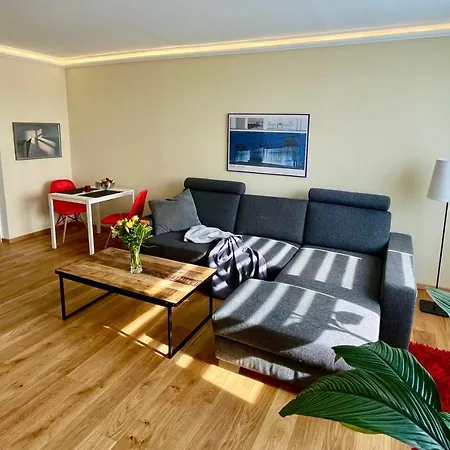 Zentrumsnahe Leipzig-apartments, Nahe Ufz Und Bmw Inkl Parkplatz Und Fahrraeder Apartman