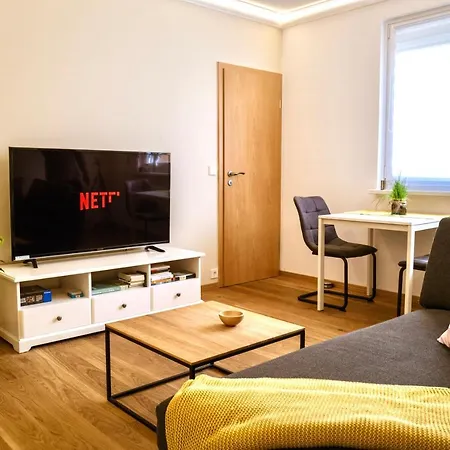 Zentrumsnahe Leipzig-apartments, Nahe Ufz Und Bmw Inkl Parkplatz Und Fahrraeder Apartment